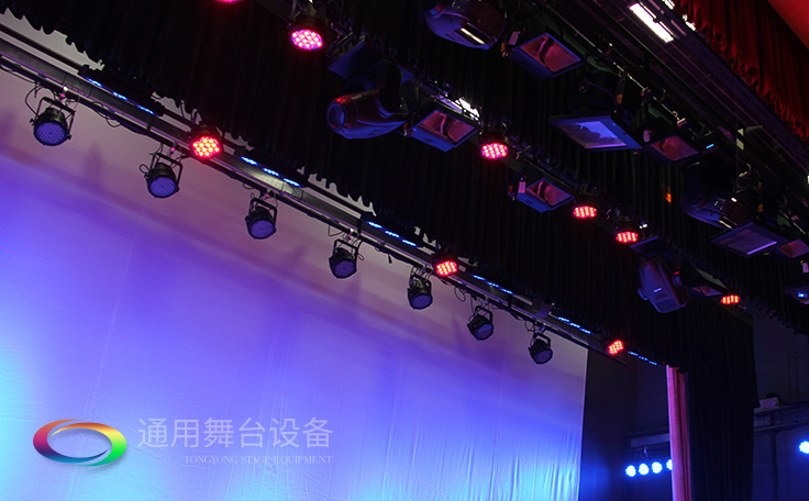 燈光吊桿機(jī)組成(桿體結(jié)構(gòu)、卷揚(yáng)系統(tǒng)和控制系統(tǒng)等)及相關(guān)參數(shù)