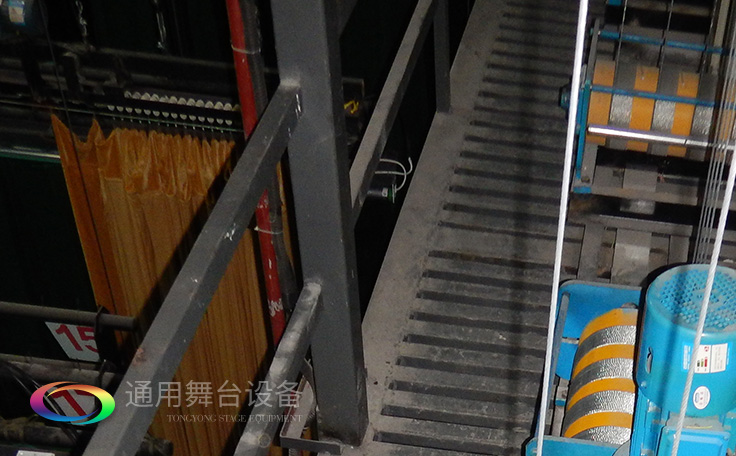 詳談舞臺(tái)吊桿(包括手動(dòng)單(復(fù))式、電動(dòng)吊桿機(jī)、數(shù)字舞臺(tái)吊桿控制系統(tǒng))的安全使用及維護(hù)
