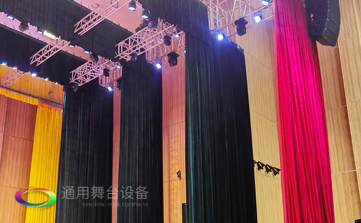 遷換場景、揭示活動主體、渲染演出氣氛、提升演出效果——舞臺幕布、泰州舞臺吊桿