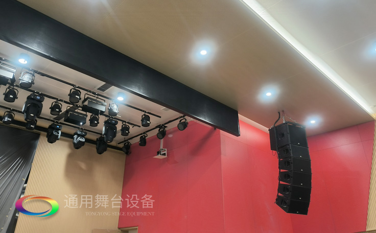 江蘇某學(xué)校報(bào)告廳項(xiàng)目舞臺(tái)矩陣音響、舞臺(tái)吊桿——泰州通用舞臺(tái)吊桿精品工程展示