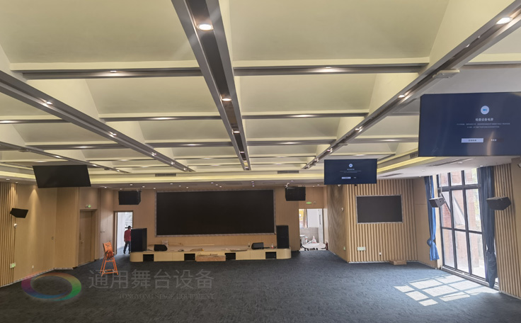 科技賦能，匠心筑造 通用舞臺(tái)吊桿承建南京某學(xué)院報(bào)告廳即將圓滿(mǎn)交付，打造現(xiàn)代化多功能學(xué)術(shù)殿堂