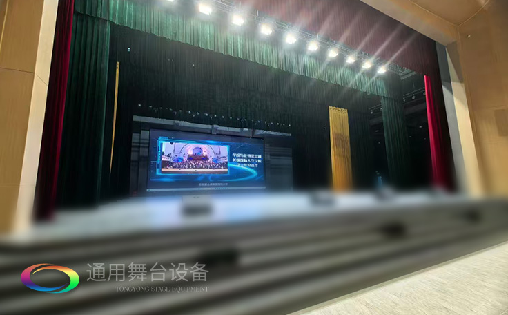 戴南文化藝術(shù)中心禮堂舞臺(tái)機(jī)械、舞臺(tái)吊桿等全面升級(jí) 賦能多元藝術(shù)呈現(xiàn)