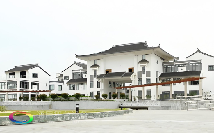 戴南文化藝術(shù)中心禮堂舞臺(tái)設(shè)備、舞臺(tái)阻燃幕布全面升級(jí) 賦能多元藝術(shù)呈現(xiàn)